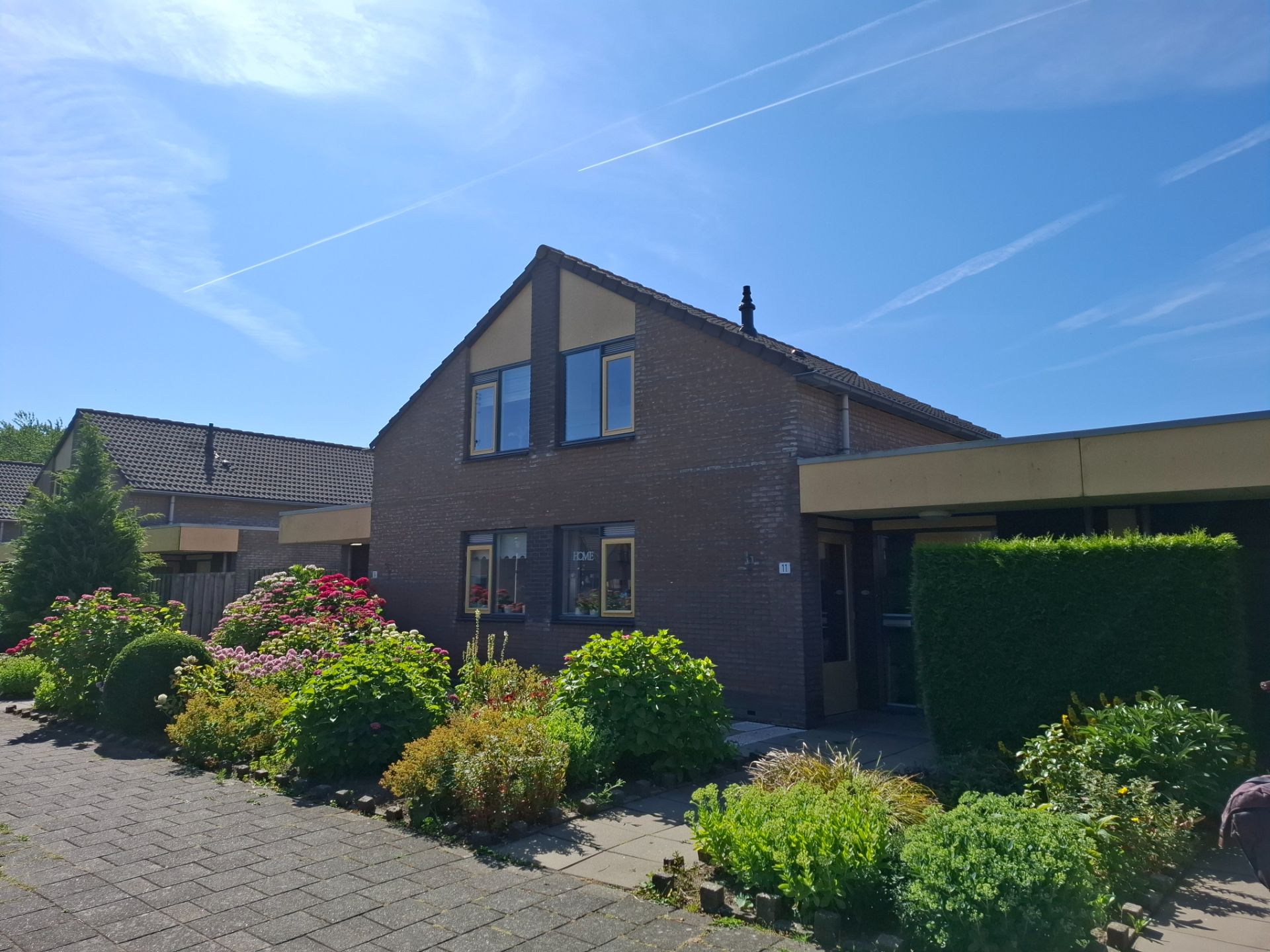 De Wolken 11